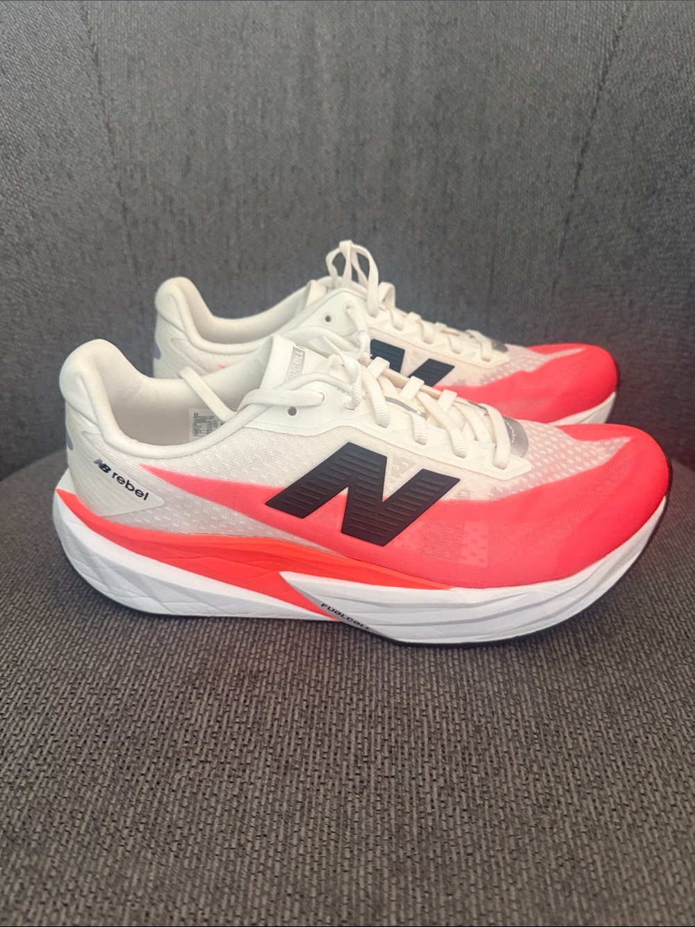 New Balance men’s and Coral Running Shoes—-fuel cell worn only a few times - Picture 2 of 6
